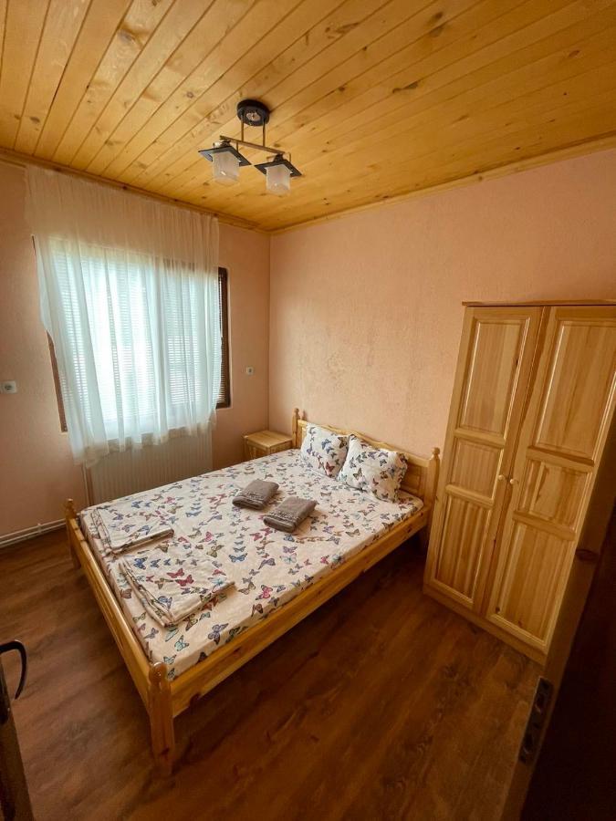 Vila Къщи Мaхони Cigov Čark Exteriér fotografie