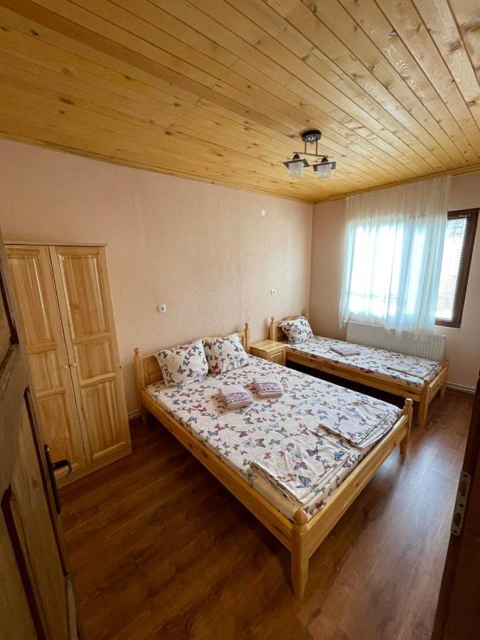 Vila Къщи Мaхони Cigov Čark Exteriér fotografie